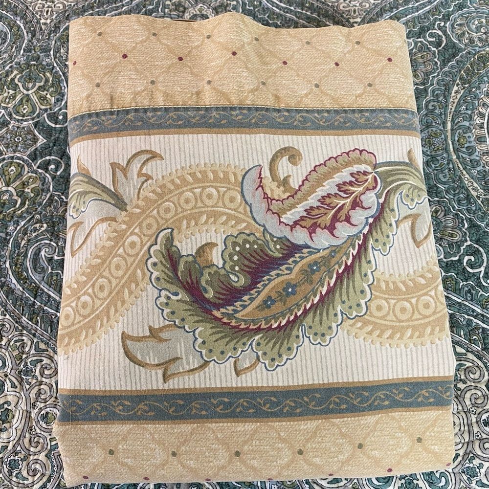 Vintage Dan River Paisley Scroll Decorative flat sheet in Cream, Green, Blue